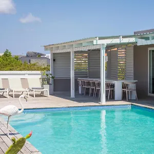Boutique & Jt Curacao Bed & Breakfast