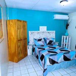 Apartment Artist Curacao, Willemstad